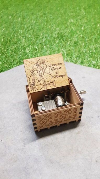Boîte à musique en bois, Music box Anastasia