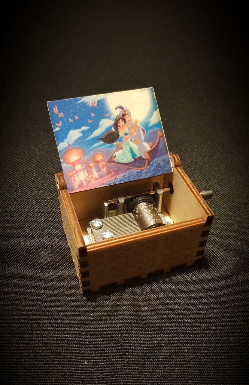 Boîte à musique en bois, Music box Aladdin A whole new world
