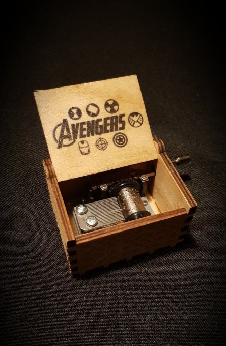 Boîte à musique en bois, Music box Avengers