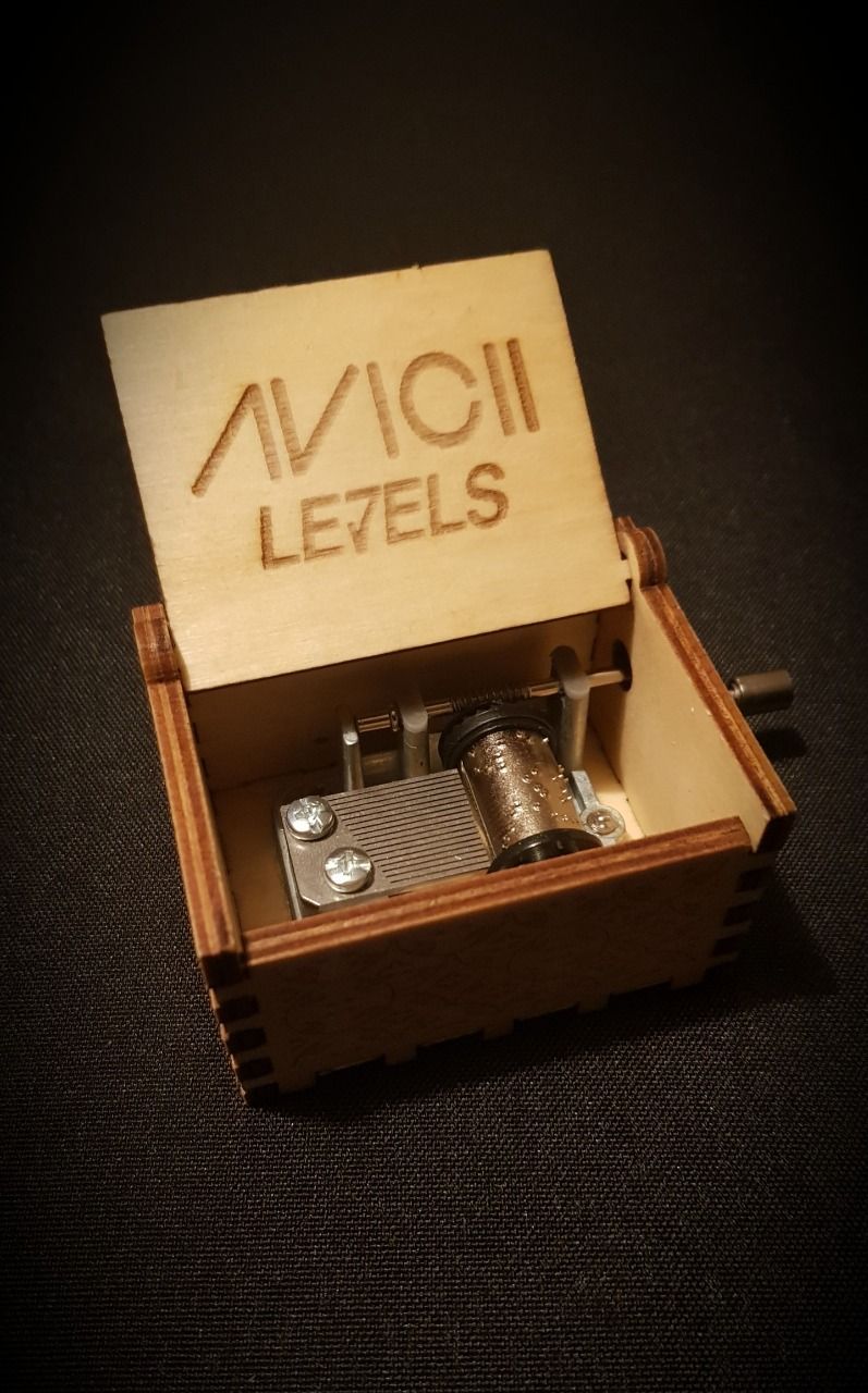 Boîte à musique en bois, Music box Avicii - Levels