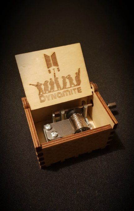 Boîte à musique en bois, Music box BTS - Dynamite