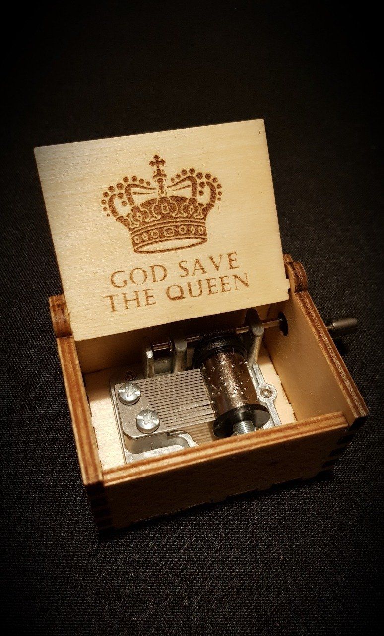 Boîte à musique en bois, Music box God save the Queen