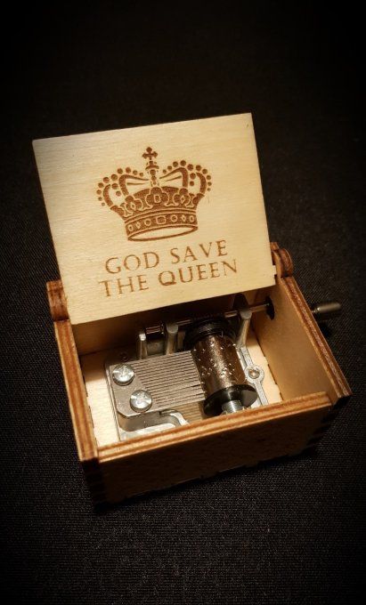 Boîte à musique en bois, Music box God save the Queen