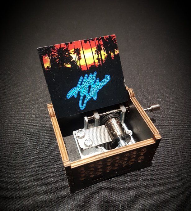 Boîte à musique en bois, Music box Eagles - Hotel California