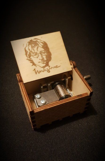 Boîte à musique en bois, Music box John Lennon - Imagine
