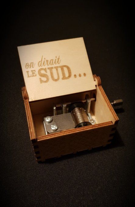 Boîte à musique en bois, Music box Nino Ferrer - Le sud