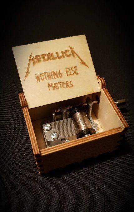 Boîte à musique en bois, Music box Metallica - Nothing else matters