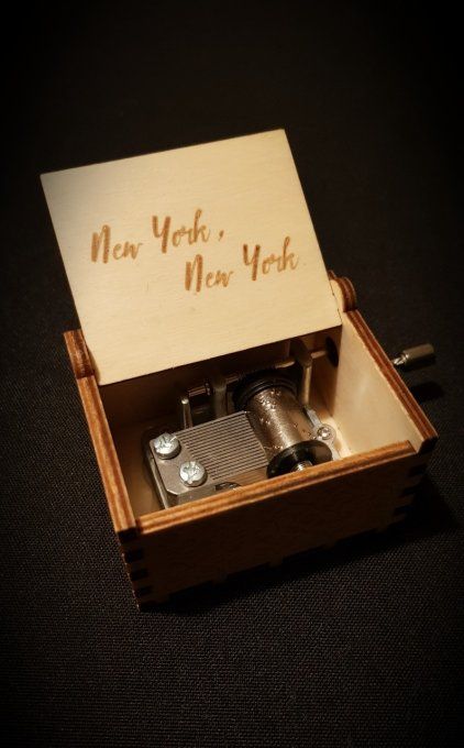 Boîte à musique en bois, Music box Frank Sinatra - New York