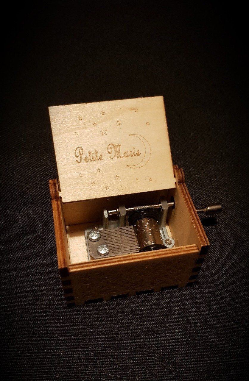 Boîte à musique en bois, Music box Francis Cabrel - Petite Marie