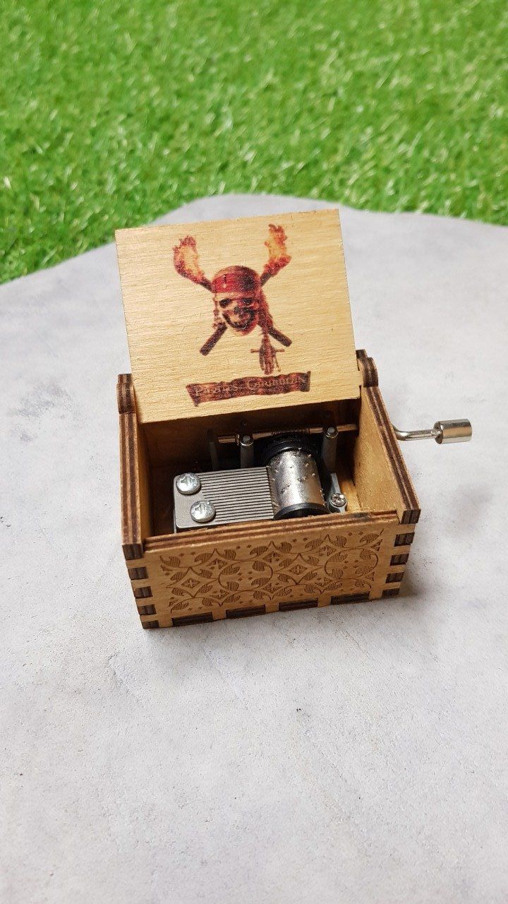 Boîte à musique en bois, Music box Pirates des Caraïbes