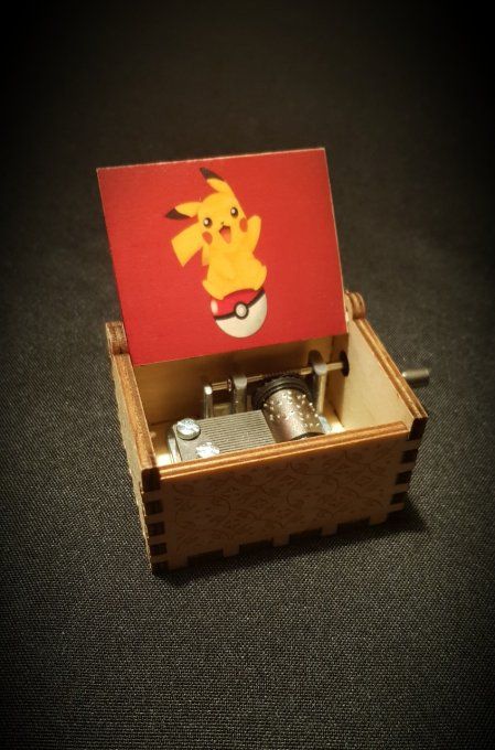 Boîte à musique en bois, Music box Pokemon Pikachu