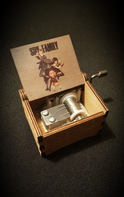 Boîte à musique en bois, Music box Spy X Family