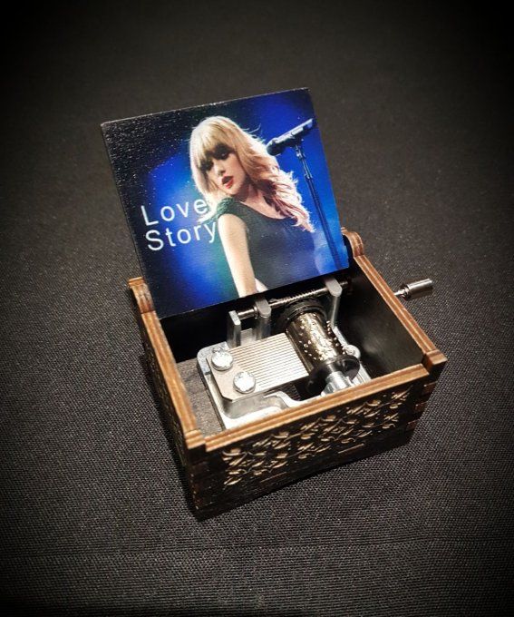 Boîte à musique en bois, Music box Taylor Swift - Love Story