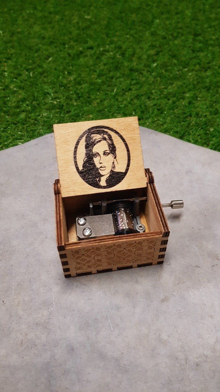Boîte à musique en bois, Music box Adèle - Someone like you