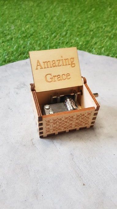 Boîte à musique en bois, Music box Amazing Grace