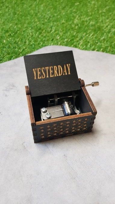 Boîte à musique en bois, Music box Beatles Yesterday