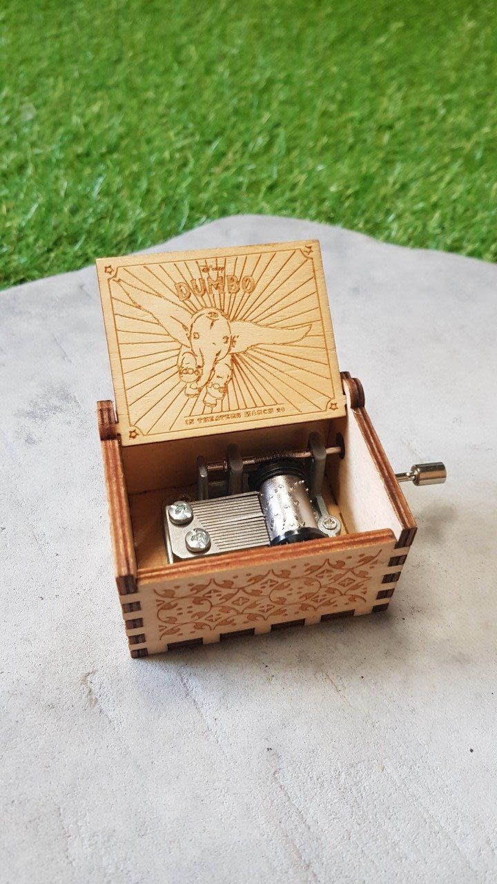 Boîte à musique en bois, Music box Dumbo