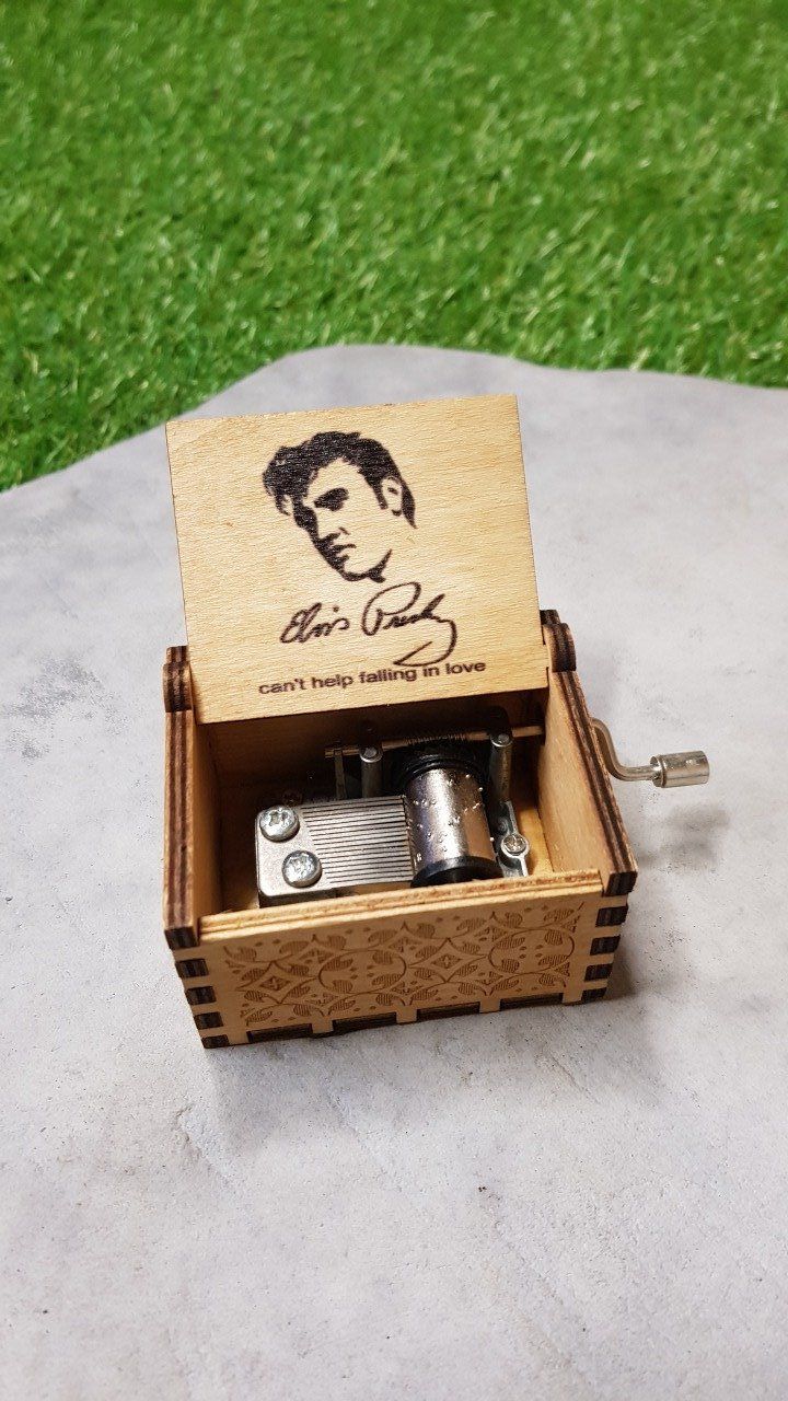 Boîte à musique en bois, Music box Elvis Prestley - Falling in Love