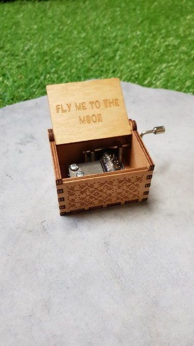 Boîte à musique en bois, Music box Frank Sinatra - Fly me to the moon