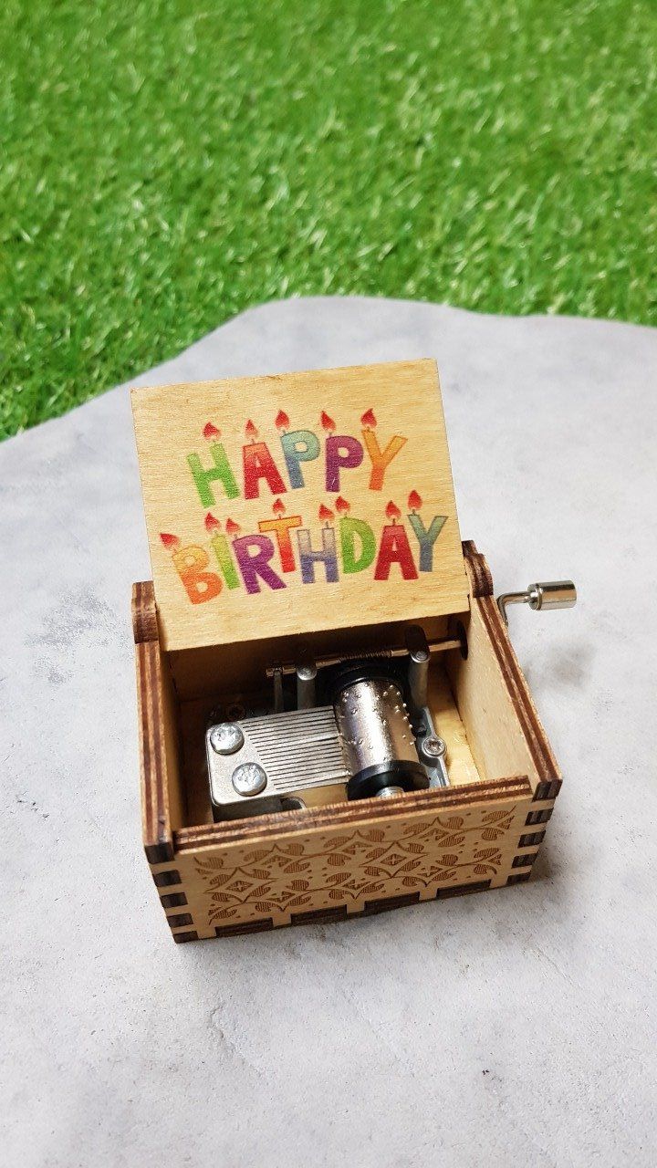 Boîte à musique en bois, Music box Joyeux Anniversaire / Happy Birthday
