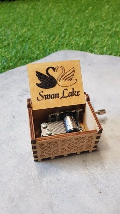 Boîte à musique en bois, Music box Tchaikovsky - Le Lac des Cygnes
