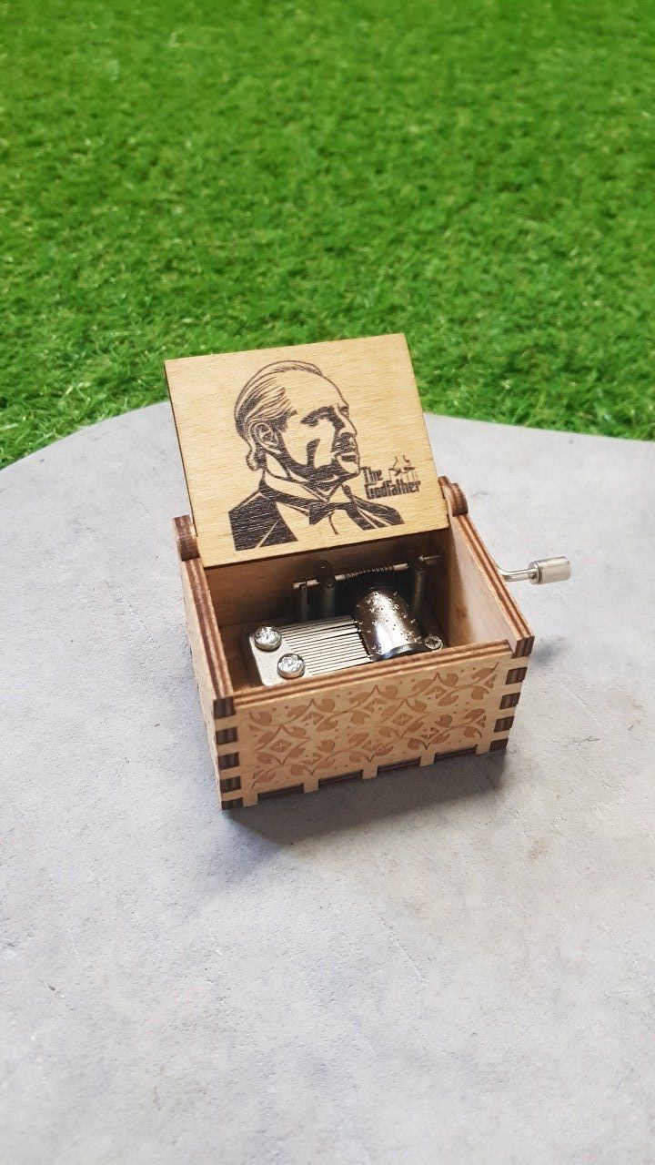 Boîte à musique en bois, Music box  Le Parrain