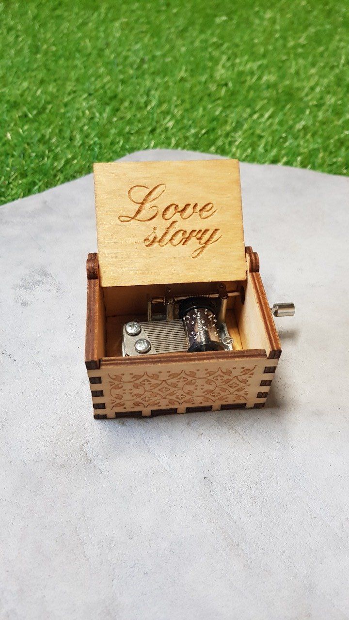 Boîte à musique en bois, Music box Love Story