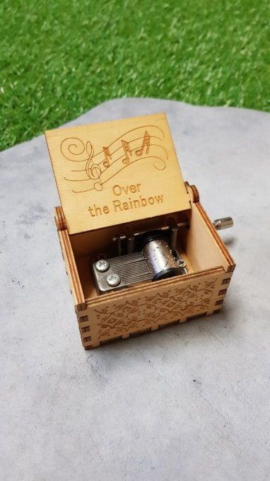 Boîte à musique en bois, Music box Over the Rainbow