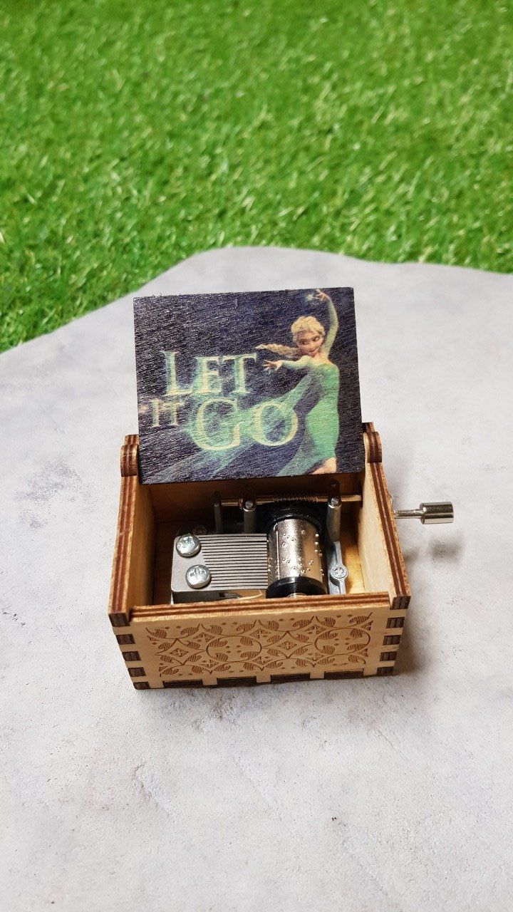 Boîte à musique en bois, Music box La Reine des Neiges - Libérée, délivrée